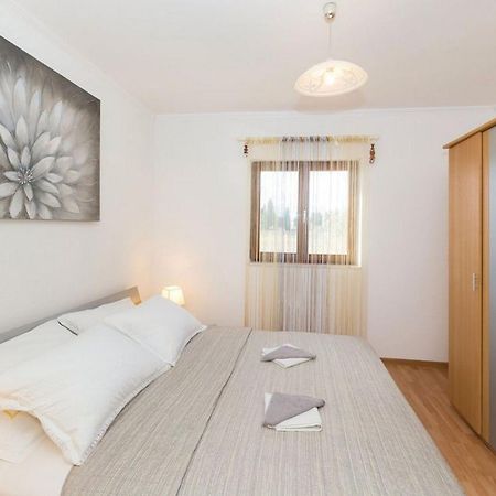 Cozy Nook Apartment Kastel Stari Kaštela Esterno foto