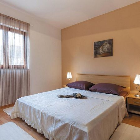 Cozy Nook Apartment Kastel Stari Kaštela Esterno foto